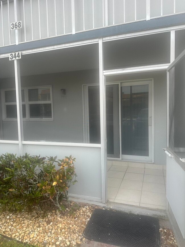 Building Photo - 344 Brittany Ave