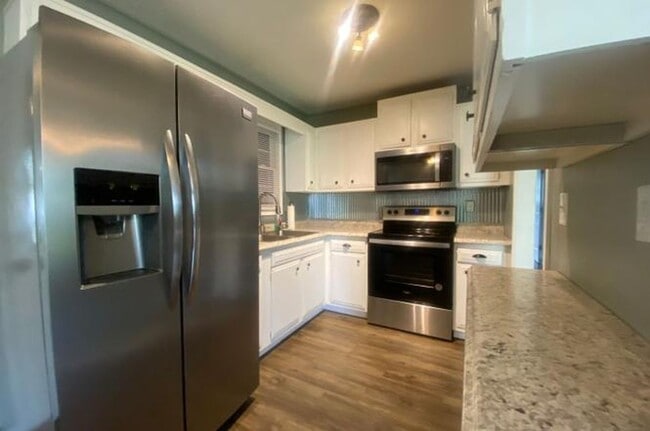 Building Photo - 3 Bedroom 1 Bathroom Home in Johnson City, TN