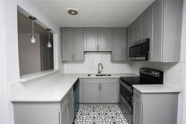 Building Photo - 1039 Woodland Ave