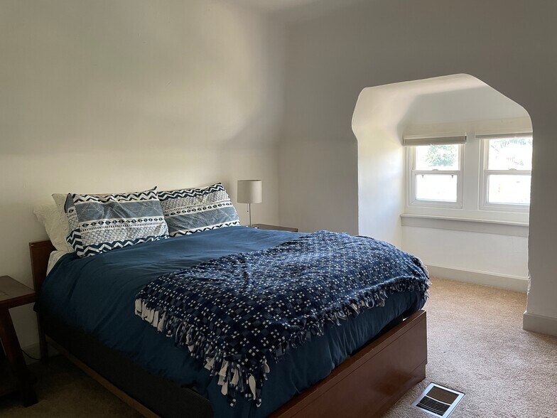Bedroom #2 - 3136 N Elizabeth St