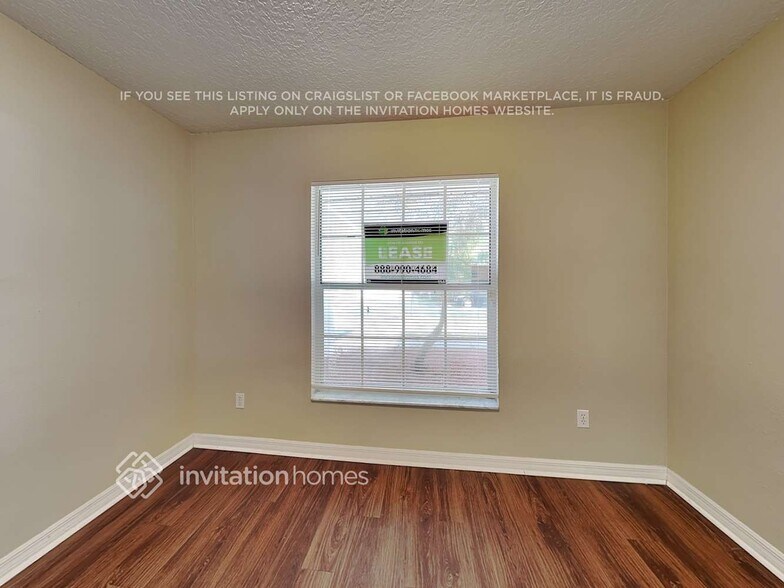 Building Photo - 115 Secluded Oak Ct