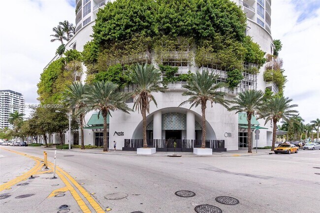 Building Photo - 1750 N Bayshore Dr