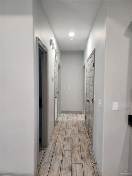 Building Photo - 5804 Nightingale Ave