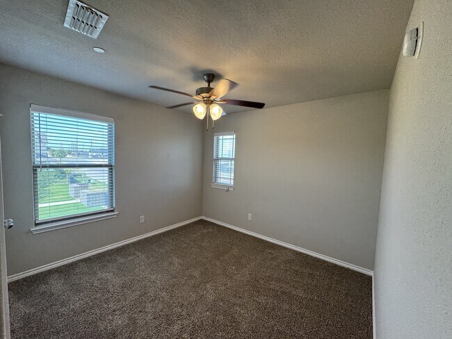 Building Photo - 7615 Stonehollow