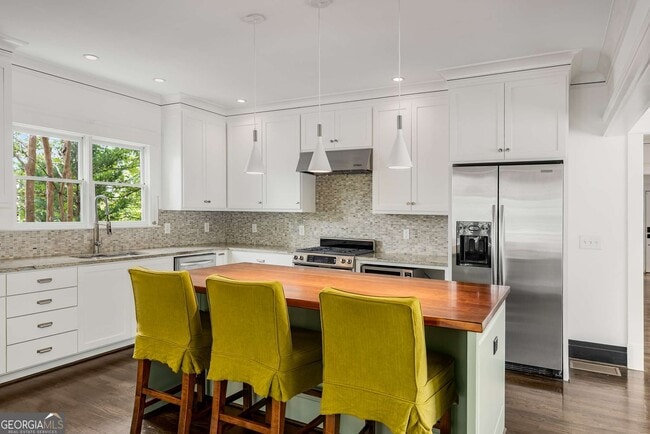 Building Photo - 546 Candler Park Dr NE