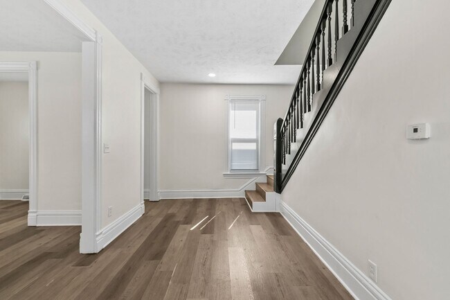 Building Photo - 337 Sherman Ave