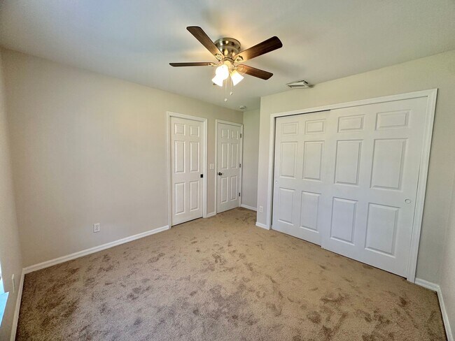 Building Photo - Spacious 3 Bed Duplex With Garage in SW Cape Coral