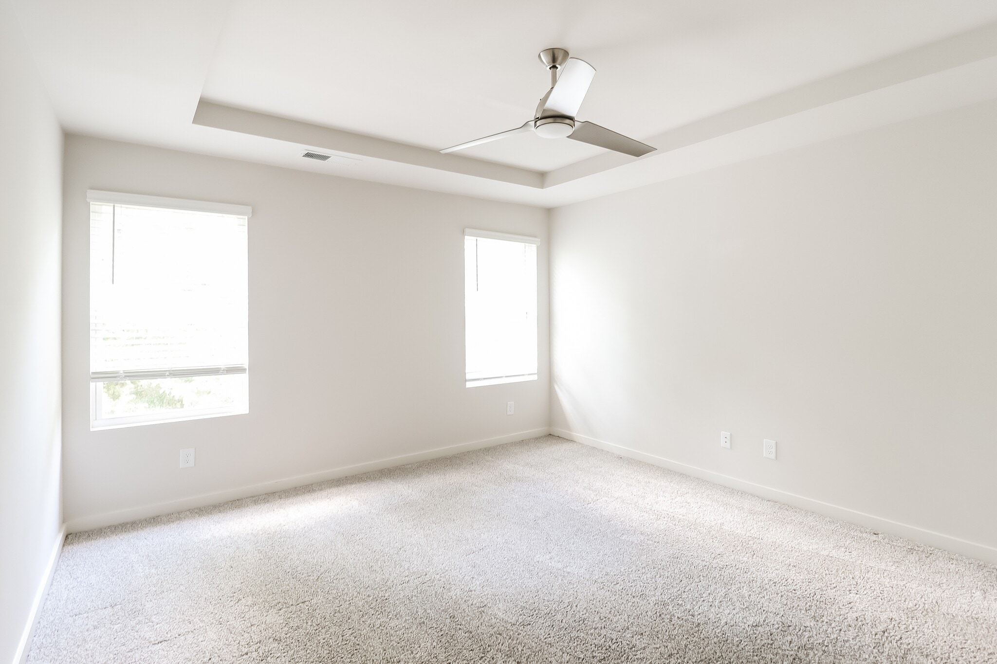 Building Photo - 608 The Heights Ln
