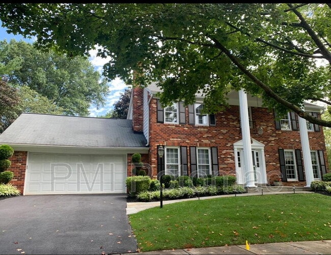 Primary Photo - 1718 Crestview Dr