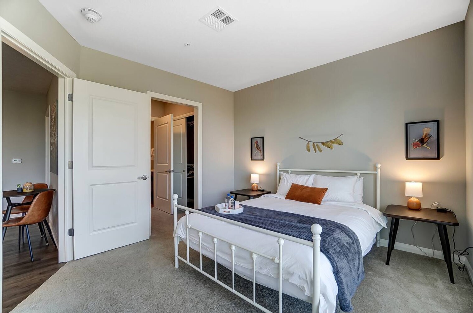 Building Photo - 433 W Rich St