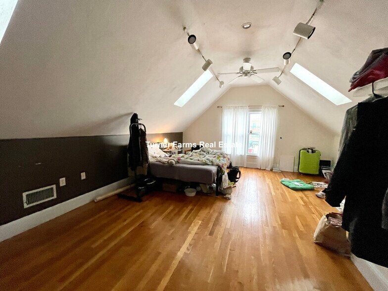 Building Photo - 207 Boston Ave