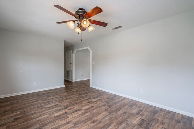 Building Photo - 203 Fowler St