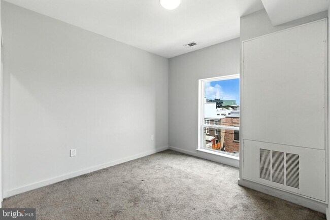 Building Photo - 2110 E Norris St