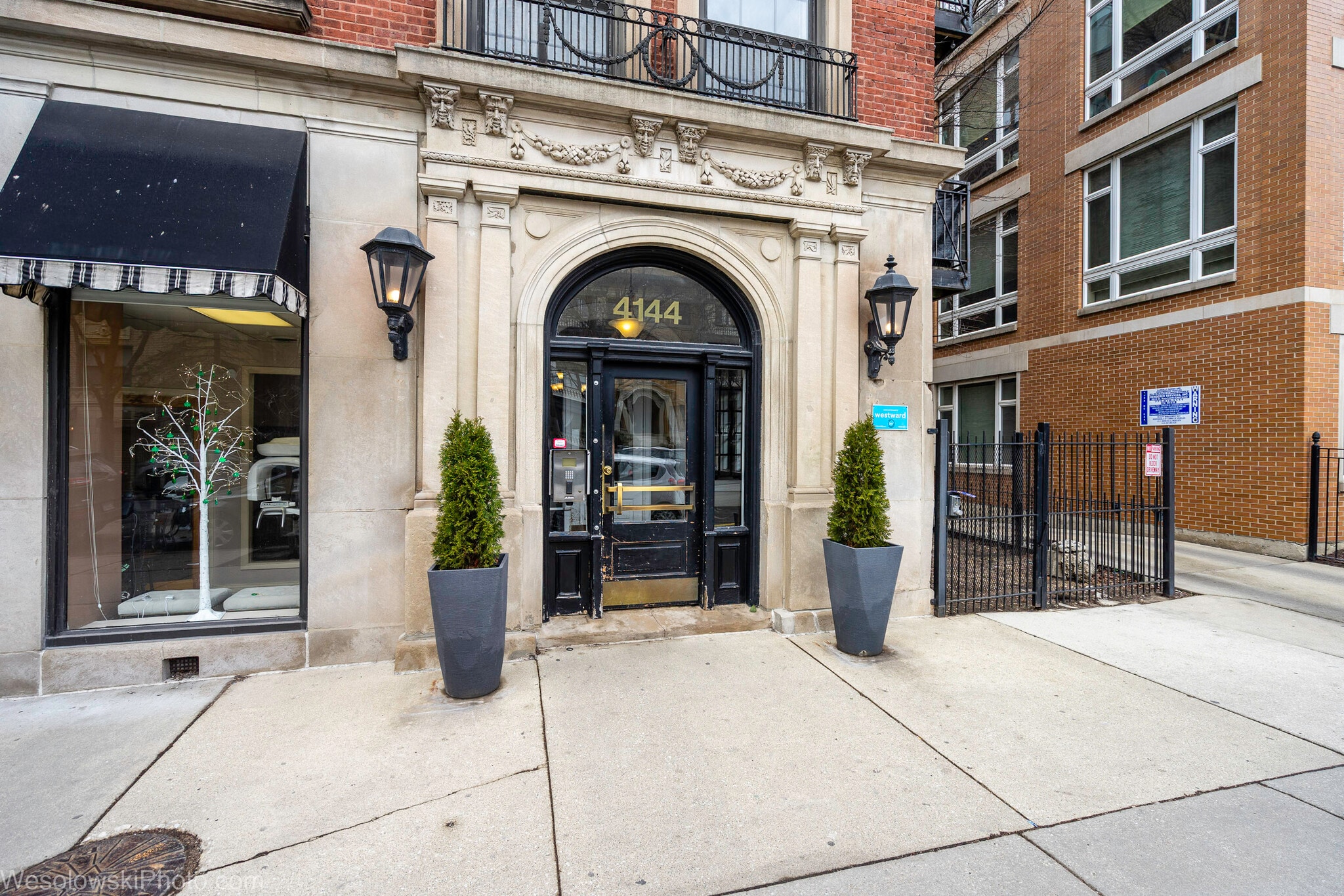 Building Photo - 4144 N Sheridan Rd