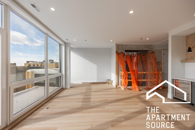 Building Photo - 1620 W Grand Ave