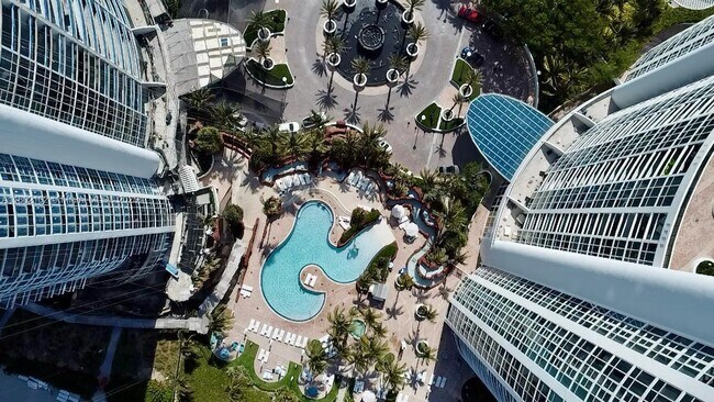 Building Photo - 18201 Collins Ave