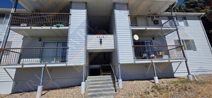 Building Photo - Available now! View Today by calling Rentl...