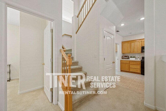 Building Photo - Gorgeous Home in Beautiful Folsom Community