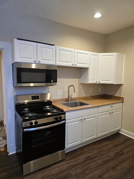 Building Photo - 405 Butler St