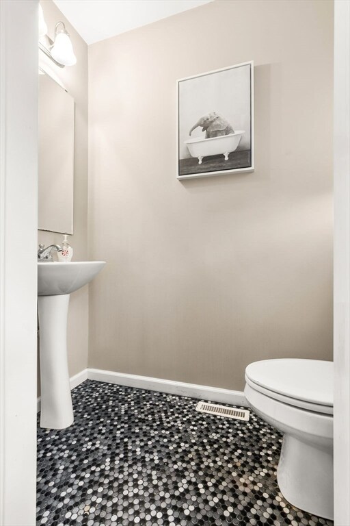 Building Photo - 98 Poplar St