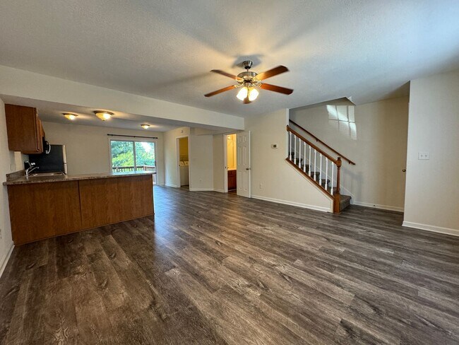 Building Photo - Available June 25, 2026!