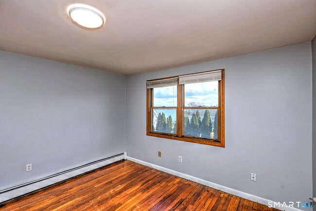 Building Photo - 1 Cora St