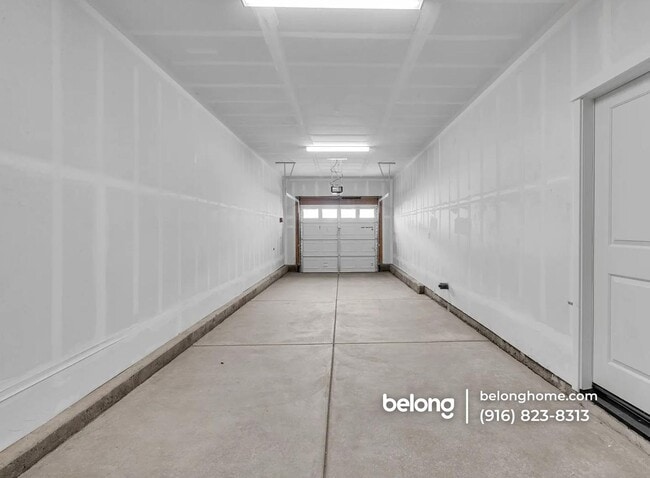 Building Photo - 305 Cinema St