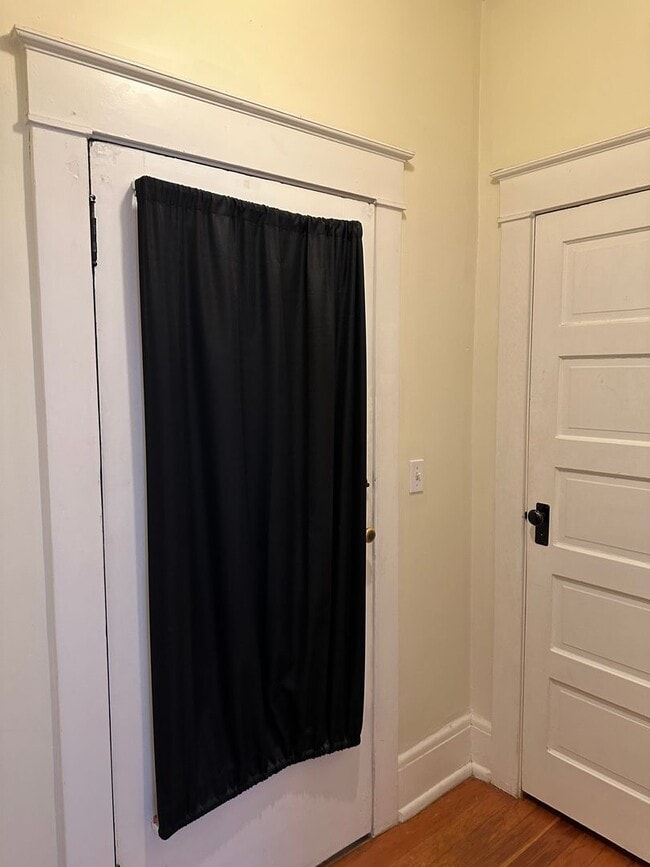 Building Photo - City of Portland Condo Studio, Great Location!