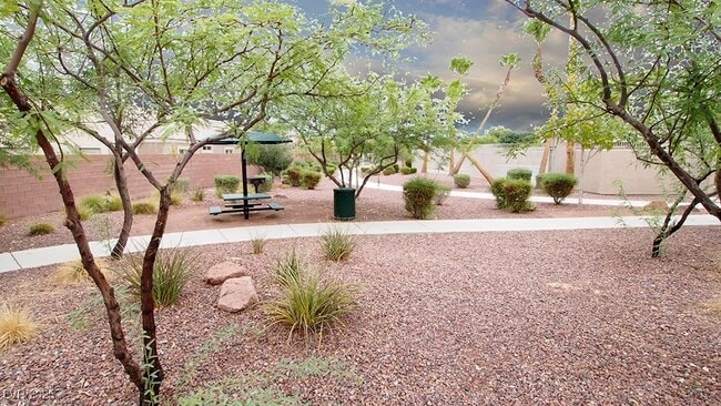 Building Photo - 8615 Little Fox St