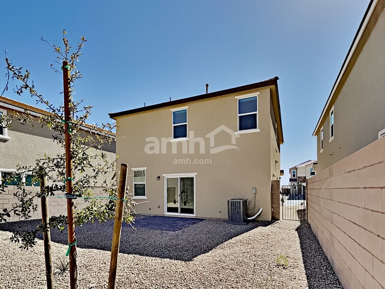 Building Photo - 1518 Golden Hour Ave