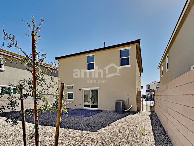 Building Photo - 1518 Golden Hour Ave