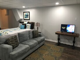 Building Photo - 6605 Destiny Dr SE