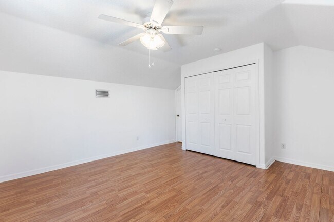 Building Photo - Charming Renovated 4BR/3BA Single Family Home
