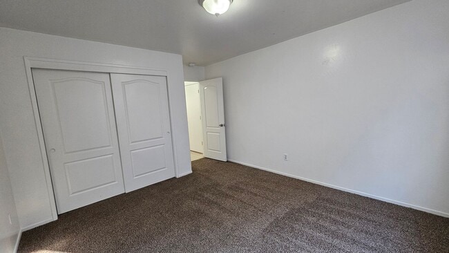 Building Photo - 4 Bed 2 Bath Home in SW