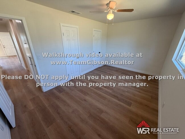 Building Photo - 3 Bedroom - 1 1/2 Bathroom Home on a Large Lot