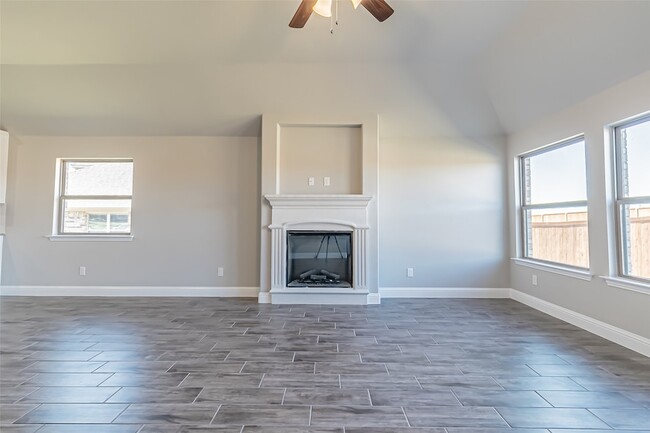 Building Photo - 422 Oleander Dr