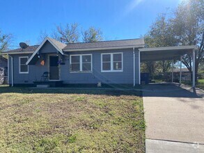 Building Photo - 3 Bedroom Home