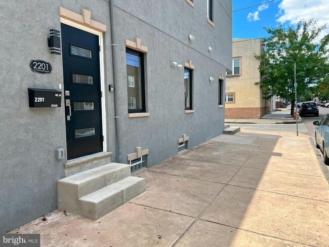 Building Photo - 2201 S Norwood St