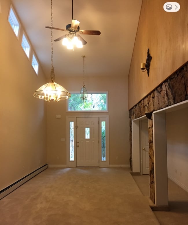 Building Photo - Cozy 1 bedroom/1 Bathroom w/ Office Private Townhome in Littleton!