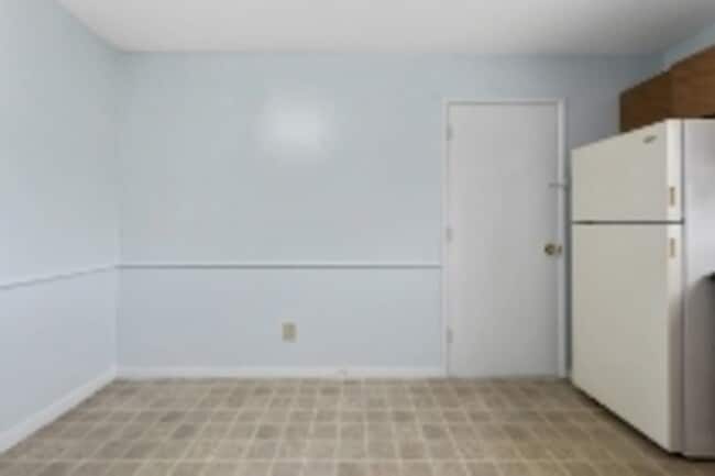 Building Photo - 8704 Wornall Rd