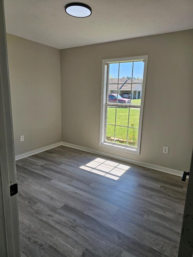 Building Photo - 119 Cedar Spring Cir