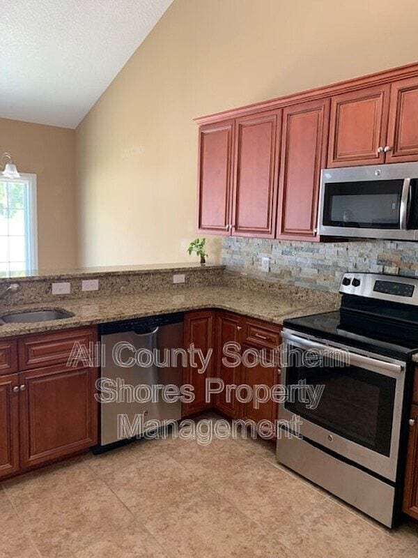 Building Photo - 131 Maggie Wy