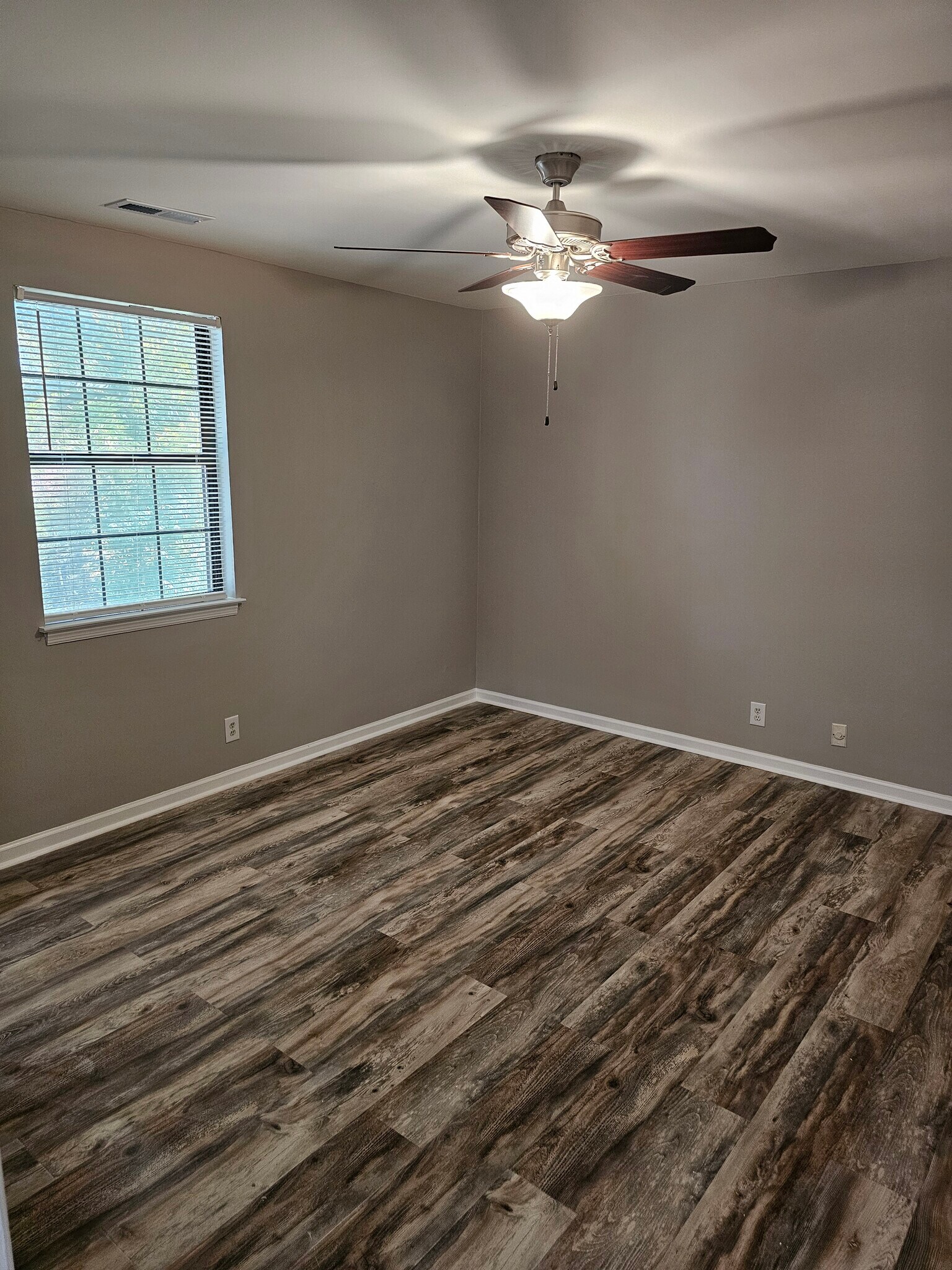 Building Photo - 5824 Brentwood Trce