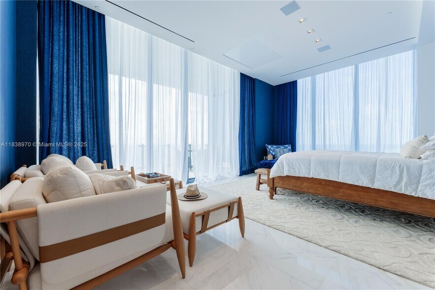Building Photo - 17141 Collins Ave