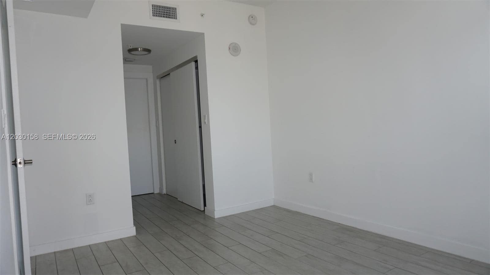 Building Photo - 321 NE 26th St