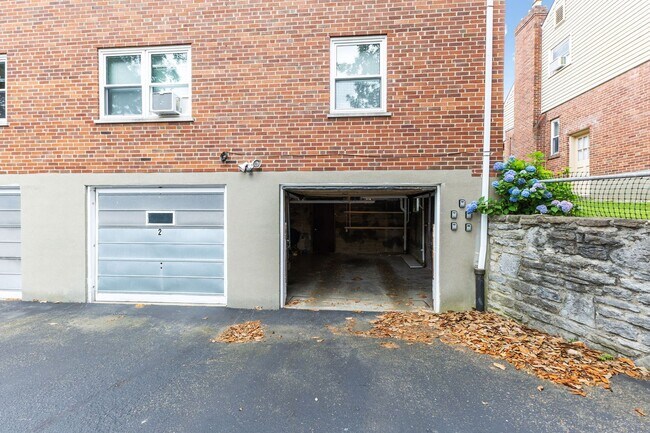 Building Photo - Oakley- Charming 4 family and desirable st...