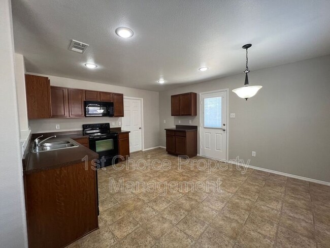 Building Photo - 2421 Clairborne Dr