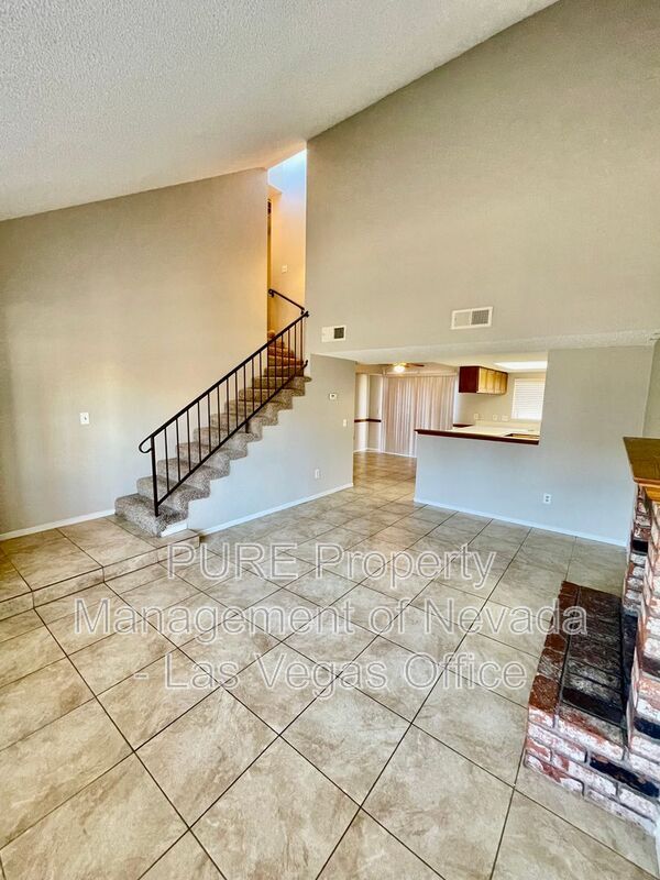 Building Photo - 2650 Sumac Ln