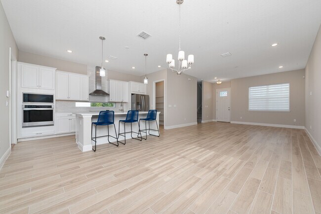 Building Photo - 6541 Rover Wy