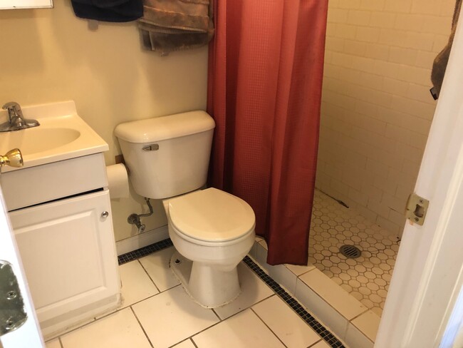 Bathroom - 1447 N 17th St